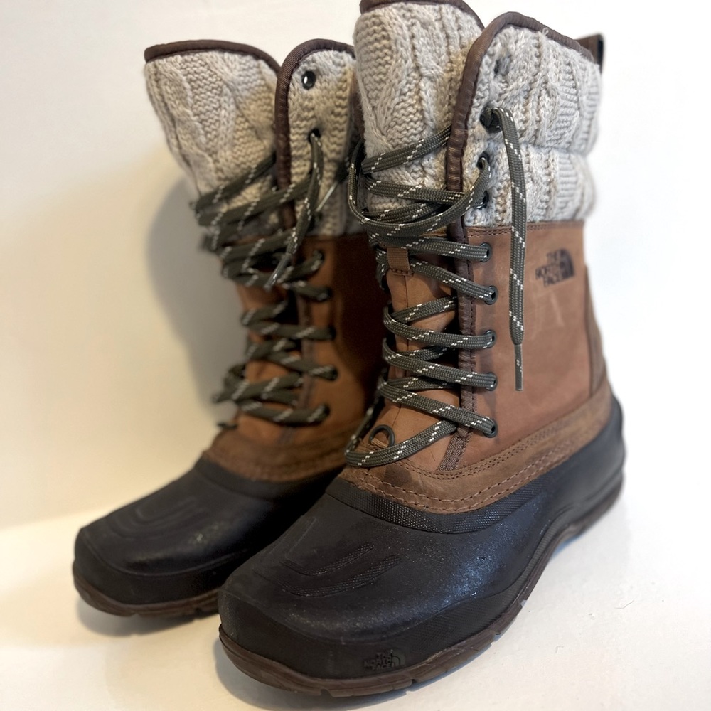 Northface women’s boots size 7
